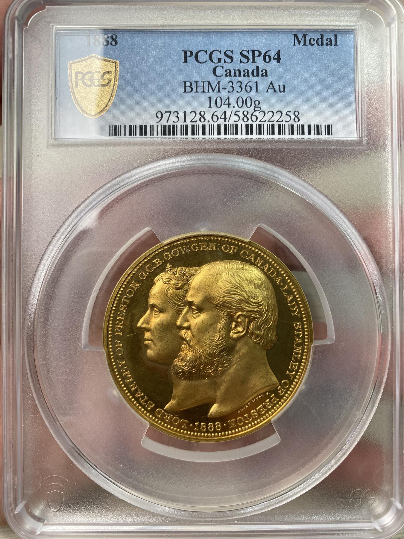 万国钱币拍卖第062期 PCGS SP64 1888年英属加拿大普雷斯顿总督斯坦利勋爵金质奖章 罕见加拿大大规格金章 51mm 104g 由A.Wyon设计雕刻 正面为勋爵夫妇肖像 反面为勋爵繁复华丽的家族盾徽 PCGS唯一冠军分 绝对值得入库的一枚超级黄金重器 