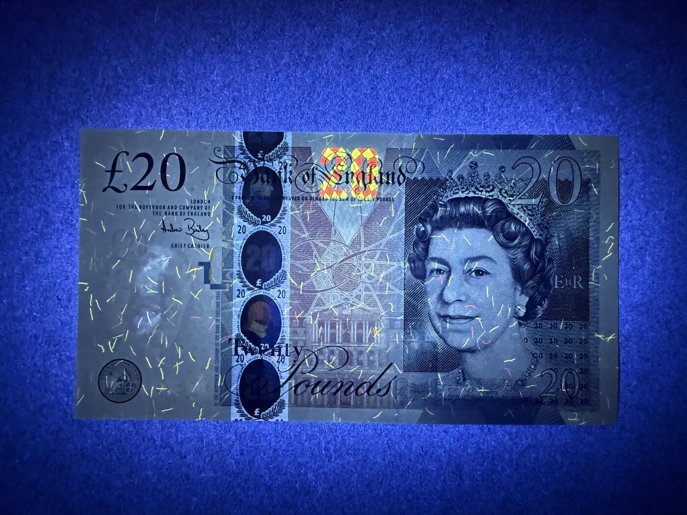 《艾美收藏》第236期-3.15周日外币畅拍 英格兰20镑 UNC F序列 有处轻微荧光 无4