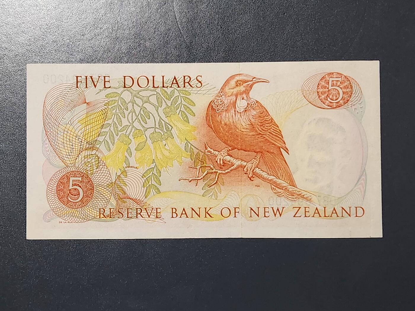 3月13号晚上8点 外国纸币自动截拍第37场 新西兰1975-1977年R.L.Knight签名版5元 高冠  美品