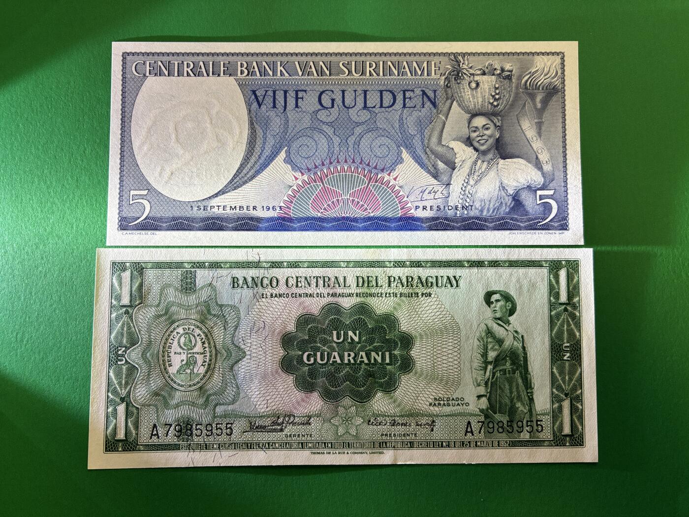 咖啡豆•收藏 2026年Mar_18th世界各国纸币拍卖 2枚 苏里南&巴拉圭 全新UNC 外国纸币