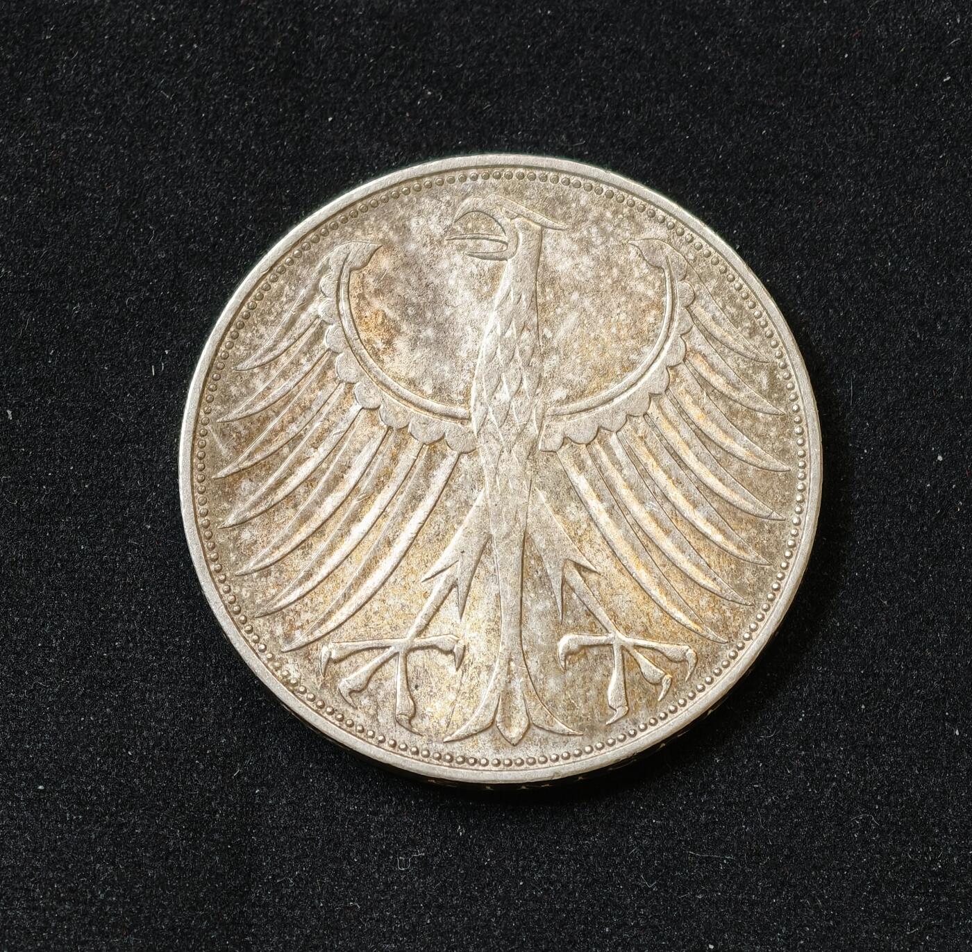 甄臻铺-世界币章拍卖（第54期），3月28日甄品场拍品征集中，送拍享返佣金等优惠多多 德国1974年5马克银币 UNC转光 625银，细节见图