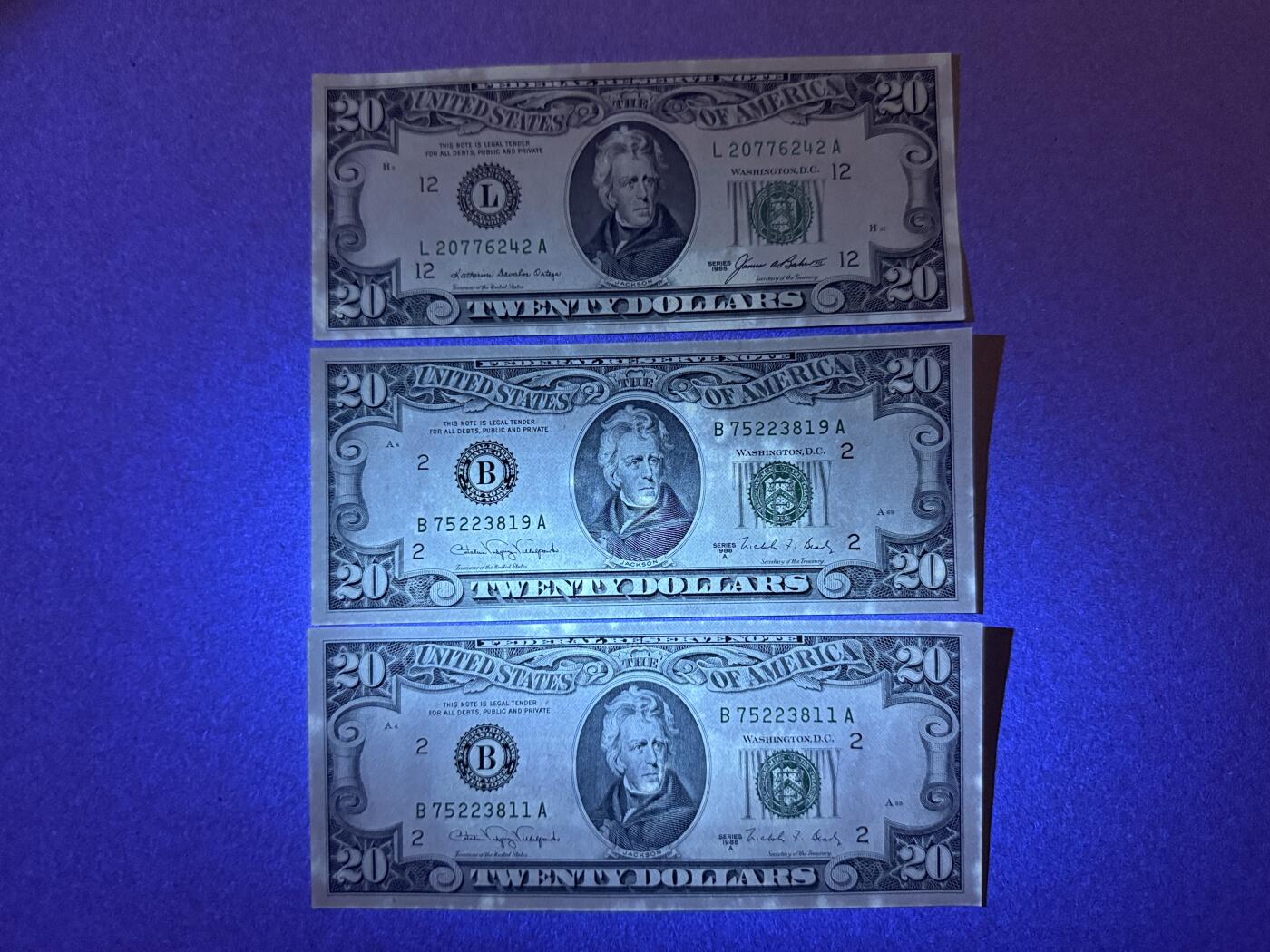 《艾美收藏》第236期-3.15周日外币畅拍 美国20美元3张 AU 有道轻微折 局部荧光