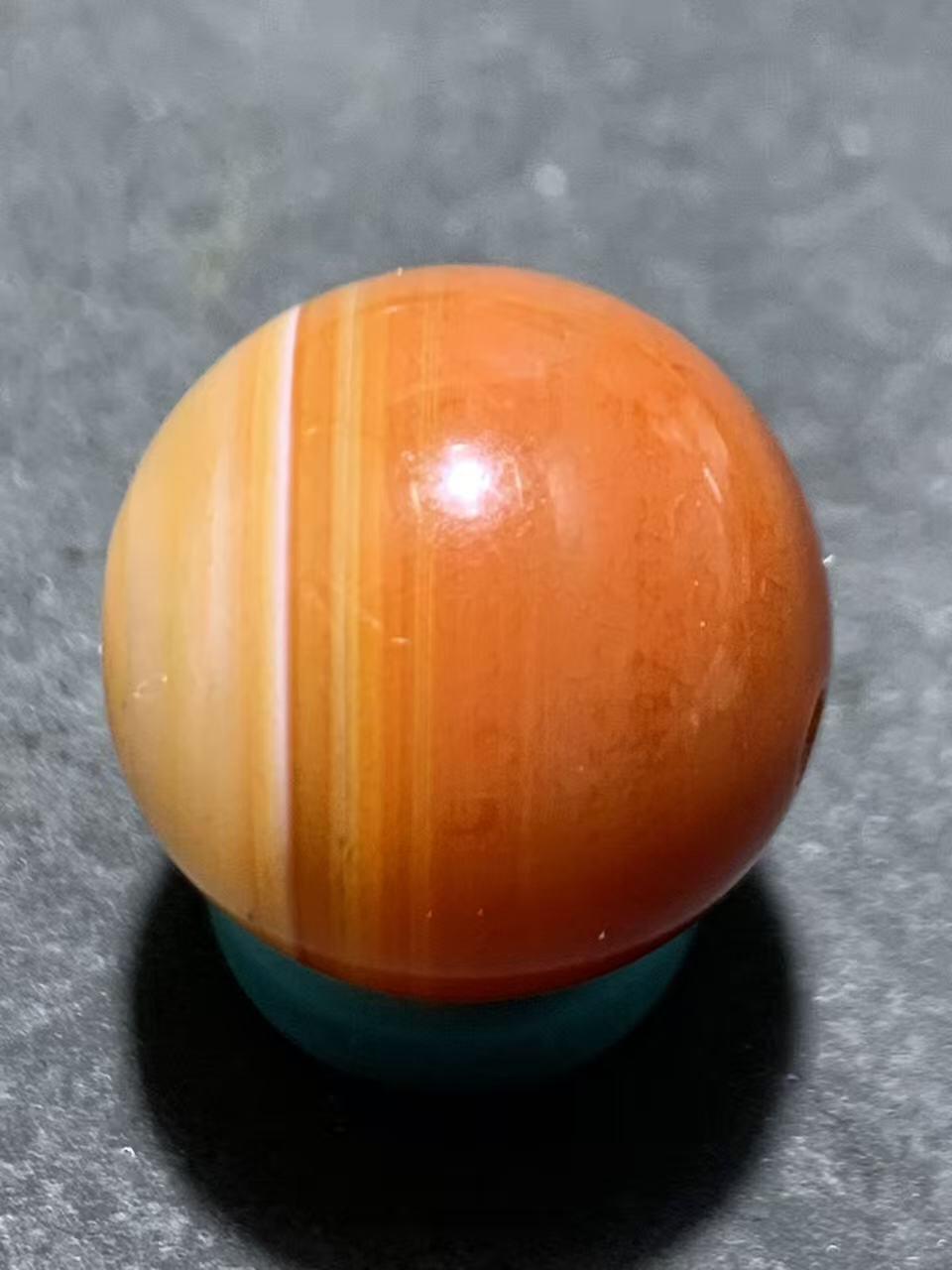精美高玉化千层纹缠丝玛瑙圆珠一颗，