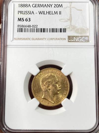 万国钱币拍卖第062期 - NGC MS63 1888年德国普鲁士三皇之年威廉二世短翅流通20马克金币 三皇系列最大面值名誉品种 丝绸黄金转光打制锋利 难得高分收藏品质 7.96g 900金