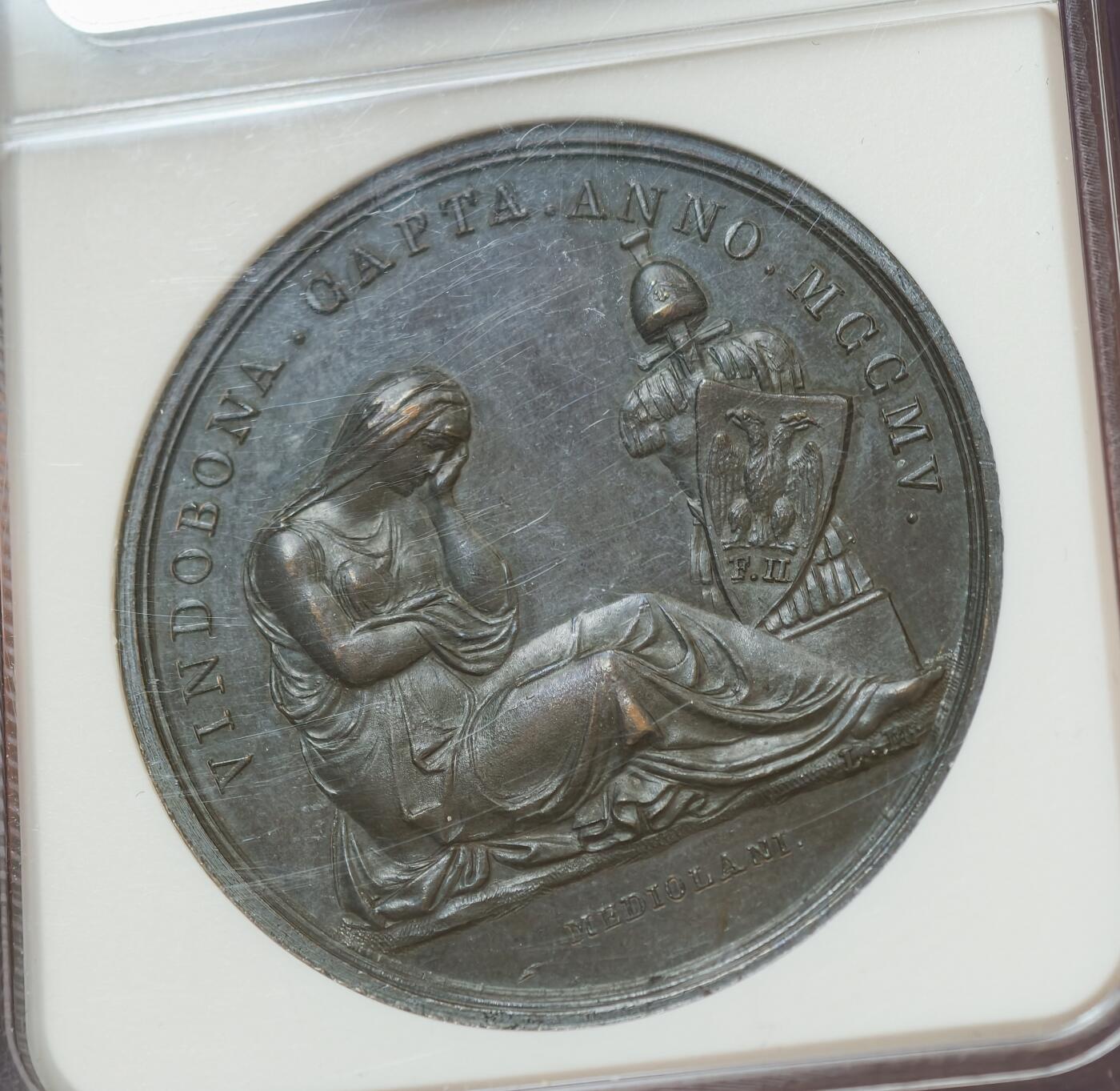 甄臻铺-世界币章拍卖（第54期），3月28日甄品场拍品征集中，送拍享返佣金等优惠多多 NGC-AU58BN 法国 1805年拿破仑占领维也纳纪念大铜章 欧洲黑铜包浆原铸。