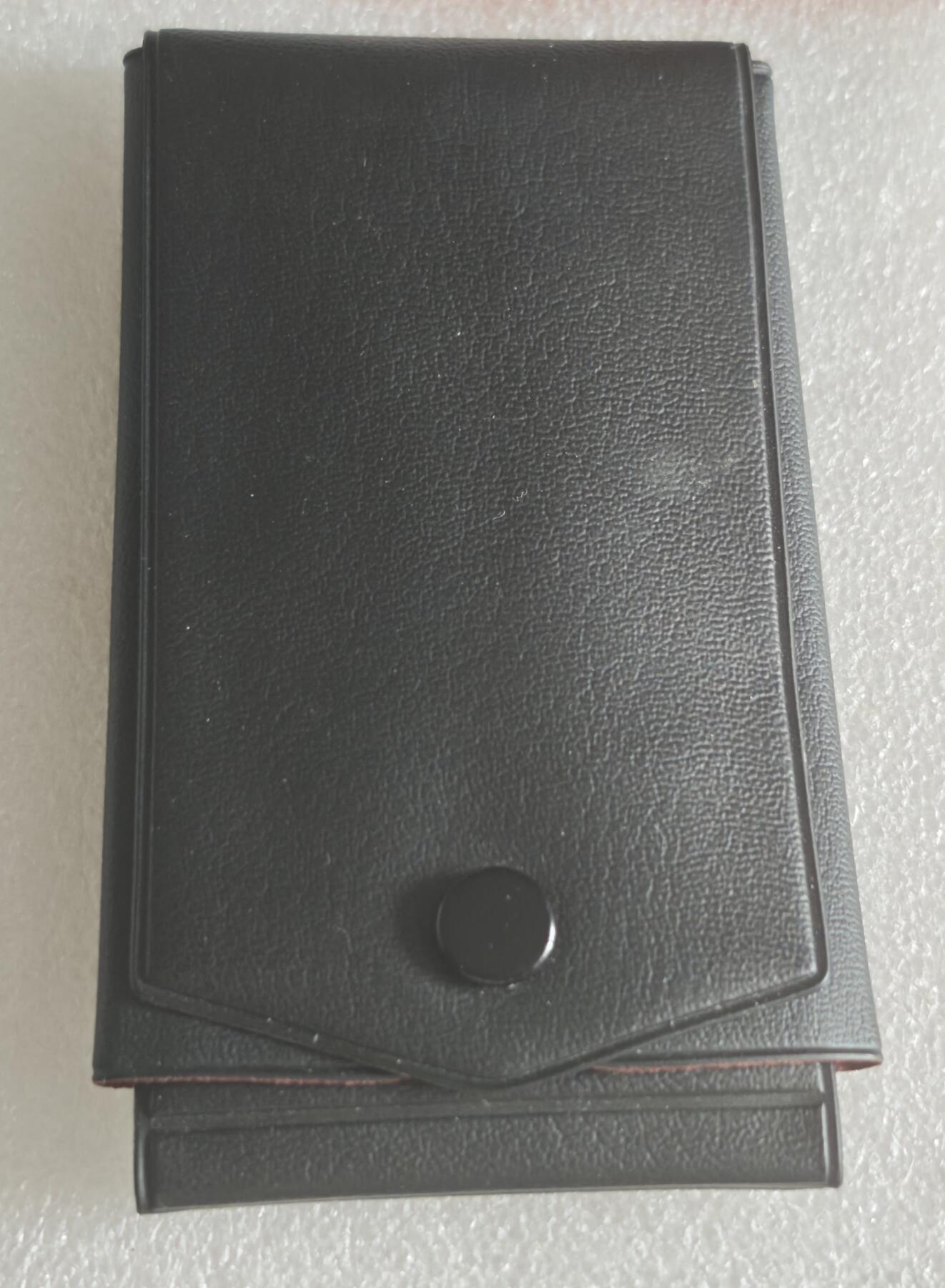 瓶子🏺第232期拍卖会  🎖️ 英国共济会银质（Freemasonry）Horselydown Lodge No.5384  Past Master 奖章 Horselydown 是伦敦泰晤士河南岸的古老地名，伦敦塔桥就坐落于此，分会以此地标命名，体现了强烈的地域认同 这枚奖章是分会为感谢 1940–1941 年度会长（W.M.）的服务而颁发，是二战时期英国共济会活动的实物见证 