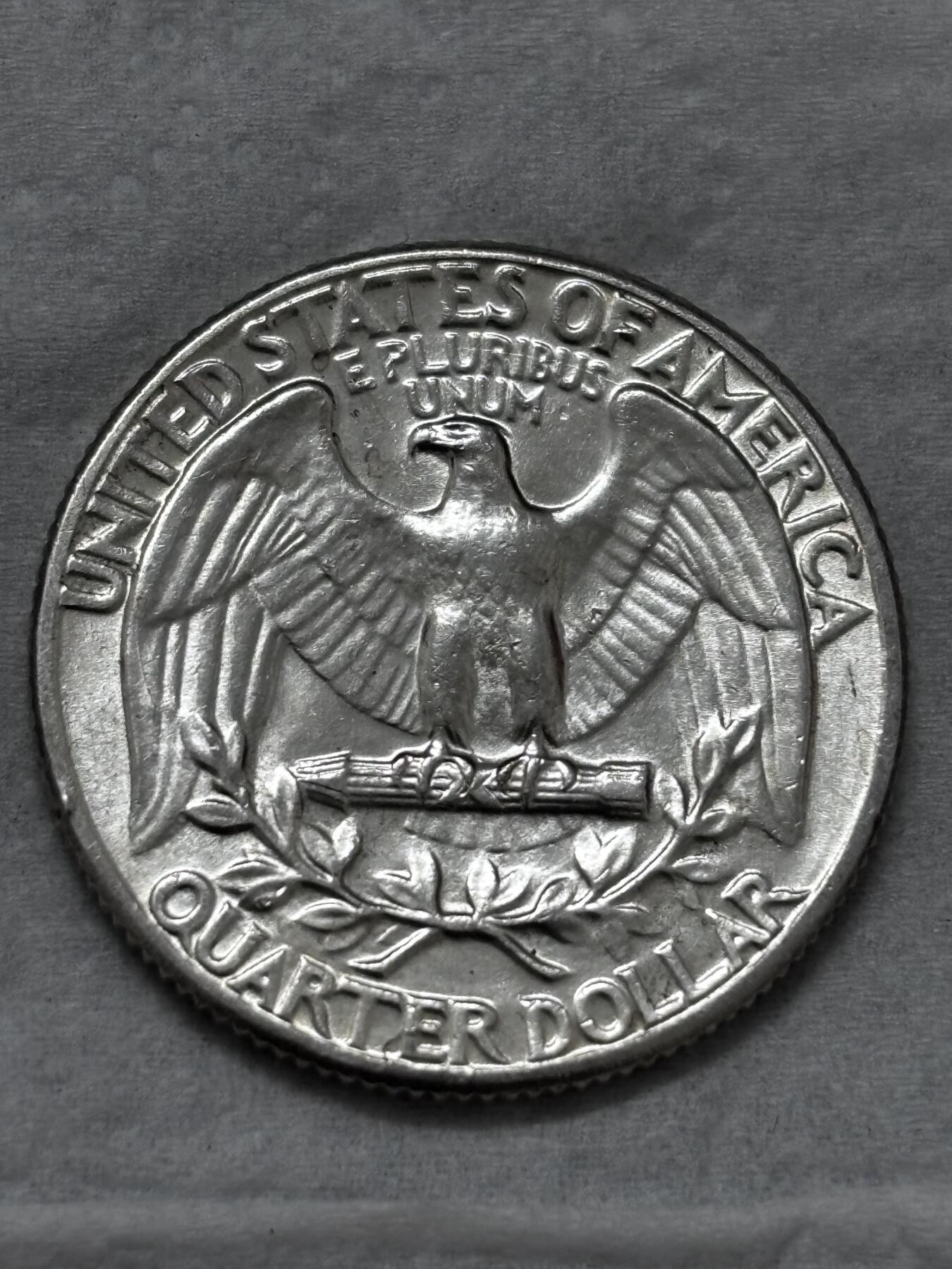 文馨钱币收藏第 296 场，长期接代拍业务 全新 1963 年美国 25 美分银币，6.25 克 900 银