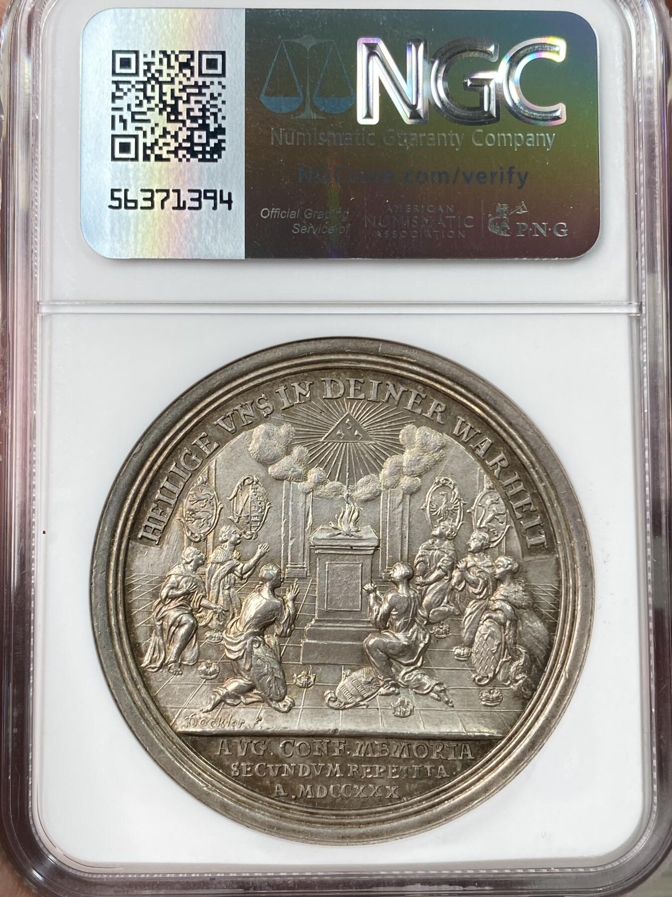 万国钱币拍卖第062期 NGC MS63 1730年德国纽伦堡纪念奥格斯堡忏悔200周年纪念大银章 马丁路德和梅兰克松的侧像 背面是忏悔场景 18世纪初期高浮雕顶级工艺顶级品质收藏级