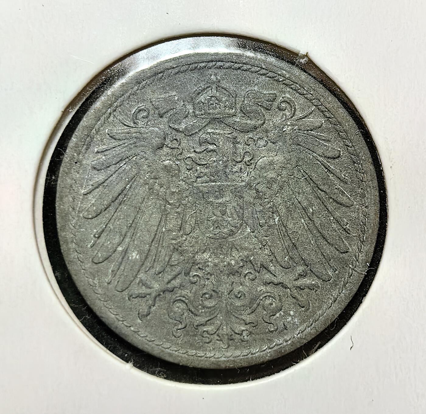 外国优质老铜币银币苏联纪念章，每周六晚九点倒数截拍，满百包邮可寄存，持续收拍 魏玛共和国1922年10 芬尼铁币，正面为帝国鹰国徽，背面标注面值与年份。此时德国正处于恶性通胀阶段，铁铸低值币是应对货币贬值、维持底层流通的应急手段，见证魏玛时期经济崩溃的历史。