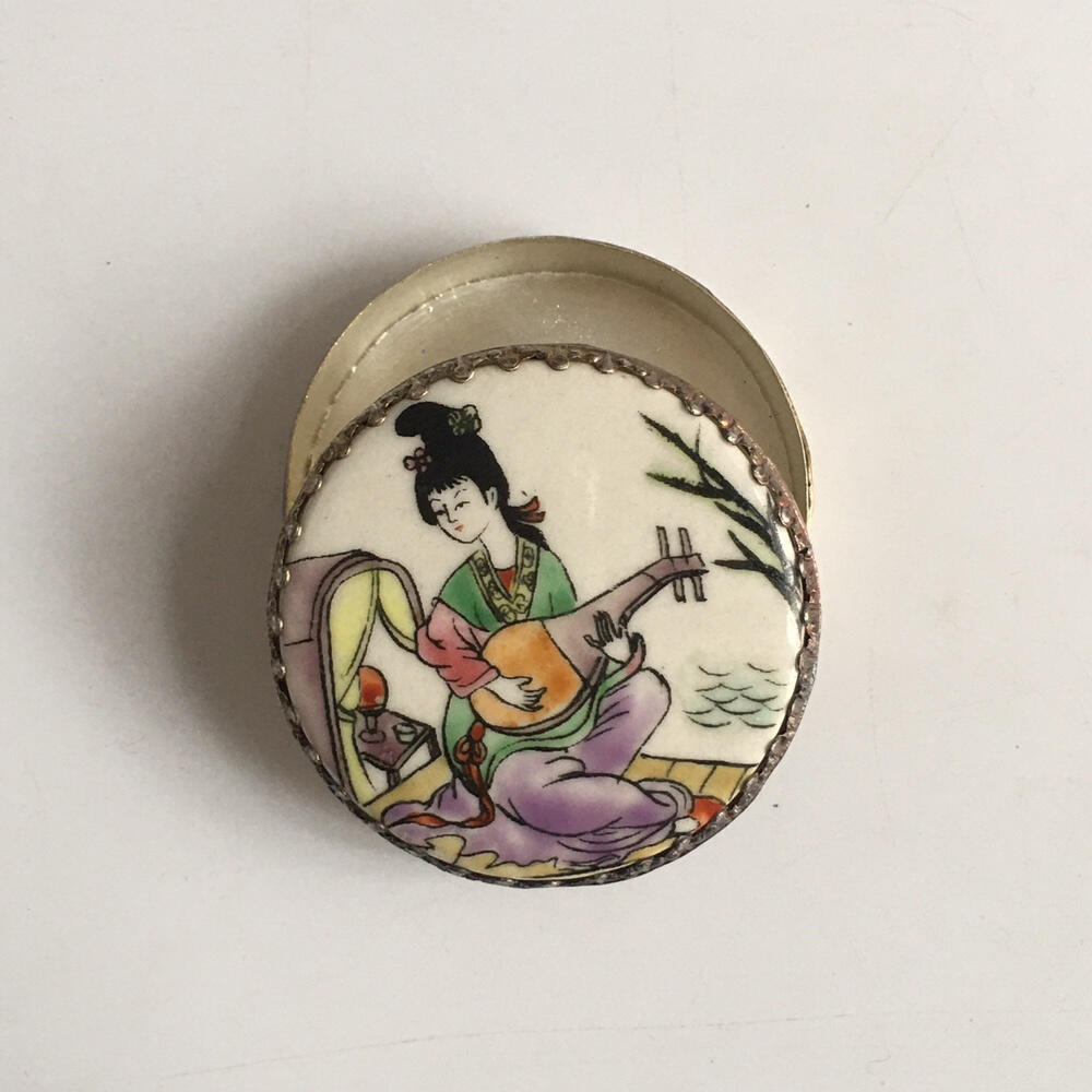        01c创汇出口白铜鎏银镶嵌手绘彩绘仕女老瓷片老瓷板画首饰盒粉盒印泥盒1个原版真品库存老货旧藏文玩艺术收藏