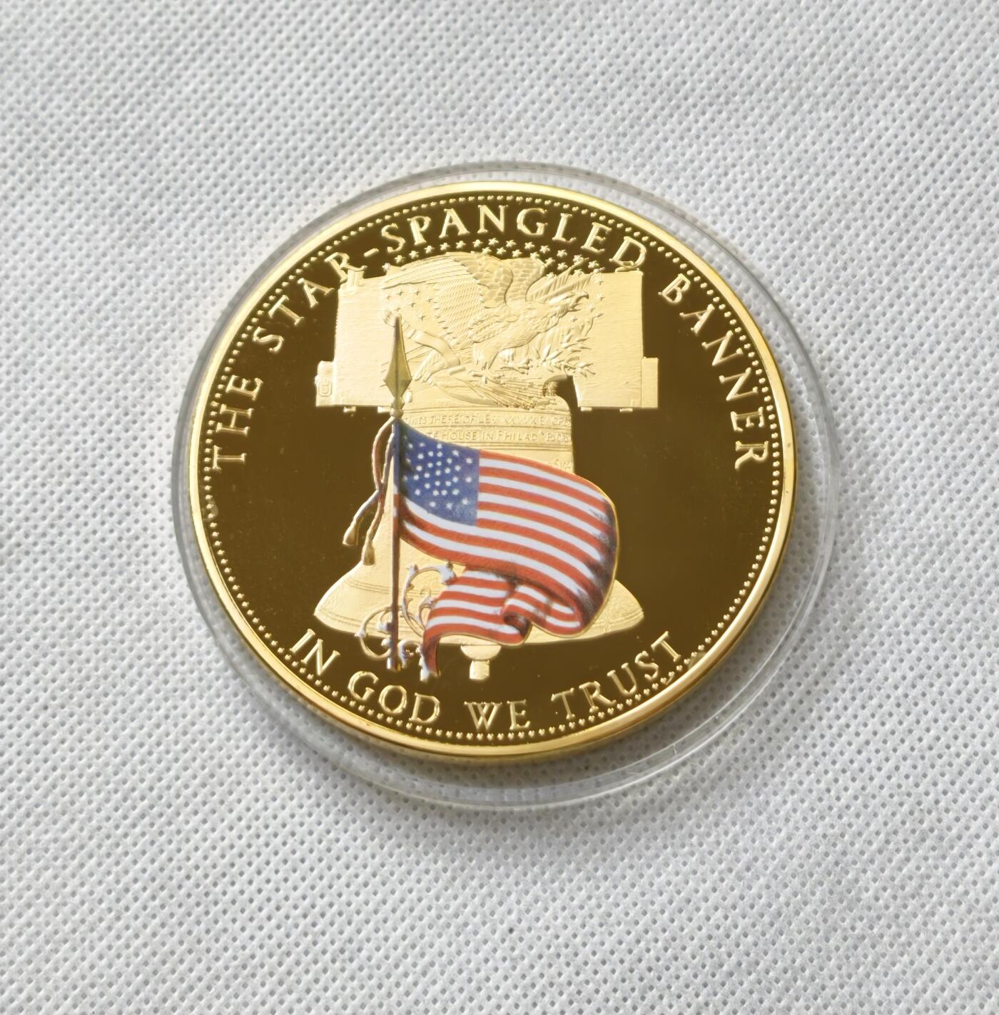 甄臻铺-世界币章拍卖（第54期），3月28日甄品场拍品征集中，送拍享返佣金等优惠多多 美国自由钟+白头鹰 高浮雕精制彩色超大镀金章 70MM 115克