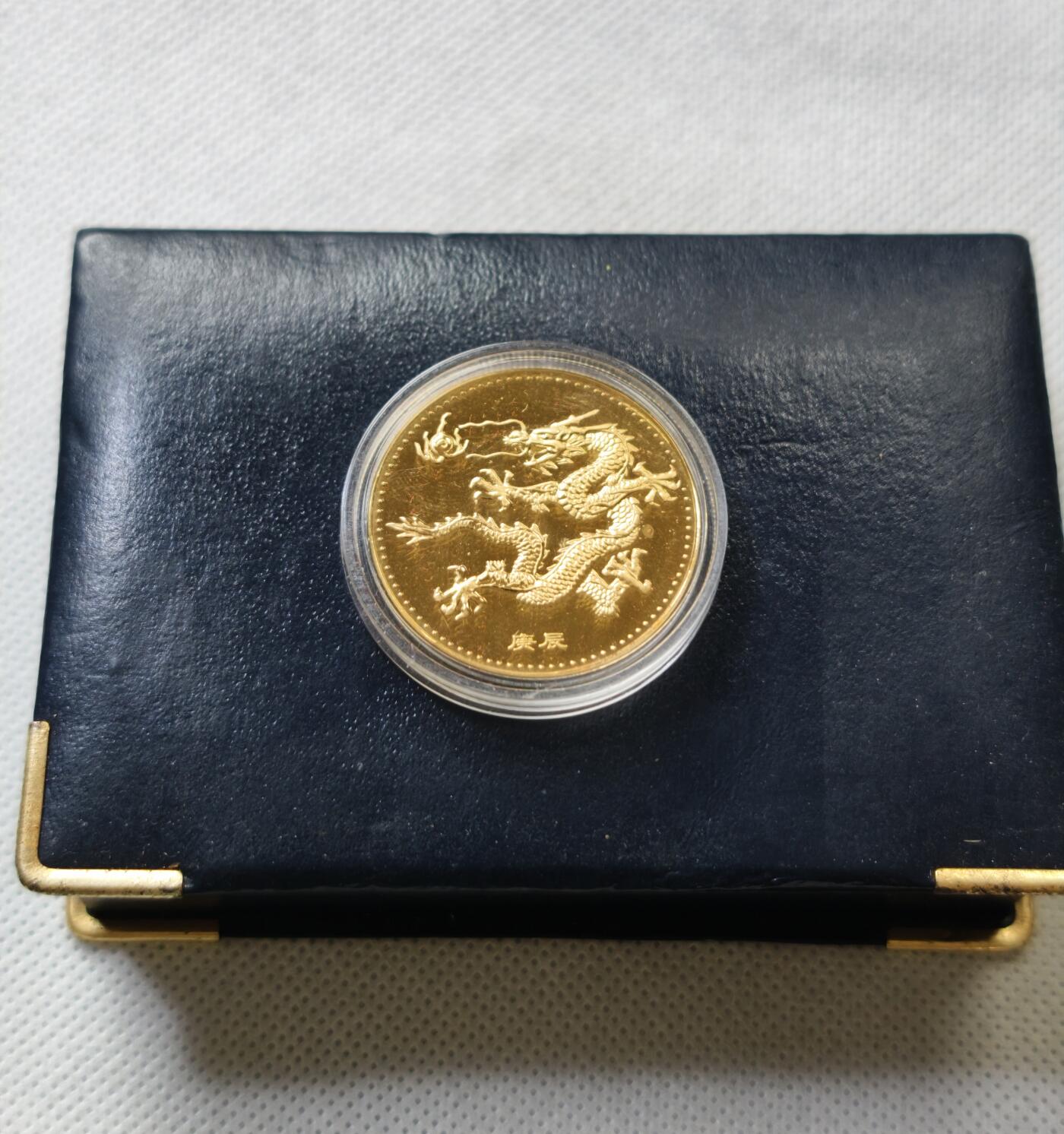甄臻铺-世界币章拍卖（第54期），3月28日甄品场拍品征集中，送拍享返佣金等优惠多多 2000年 龙年纪念大铜章。精美盒装。