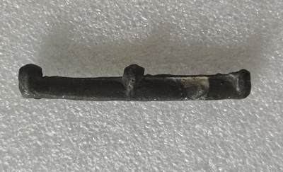 瓶子🏺第232期拍卖会 -  巨港三佛齐王国（室利佛逝王国）船形锡锭，民国青帮大佬杜月笙之子钱币专家杜维善先生所著的《海上丝绸之路钱币要览》中有对其简要描述，铸造时间约800-1200年左右，铸造地在巨港，曾在马来西亚、印尼作为流通钱币