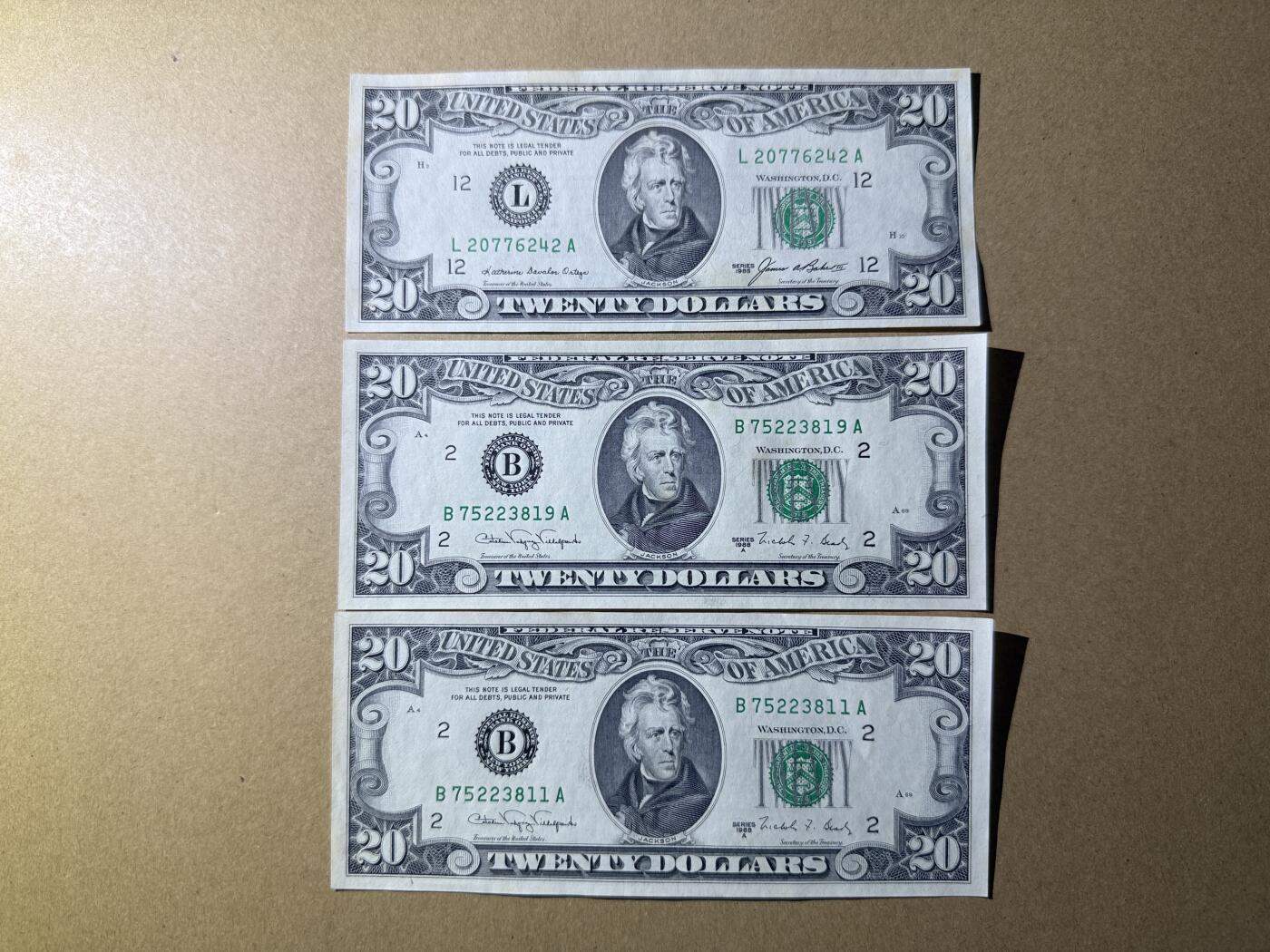 《艾美收藏》第236期-3.15周日外币畅拍 美国20美元3张 AU 有道轻微折 局部荧光