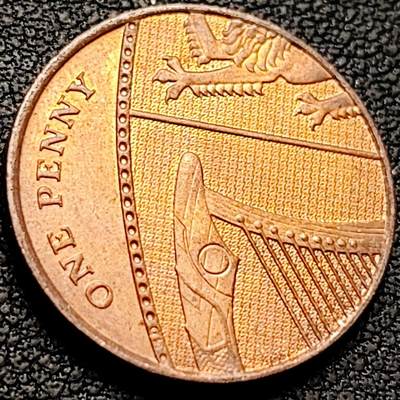 泉币菌-第207场-拍品多 请提前出价 - 英国2010年1便士硬币 狮腿 徽章 20.3mm