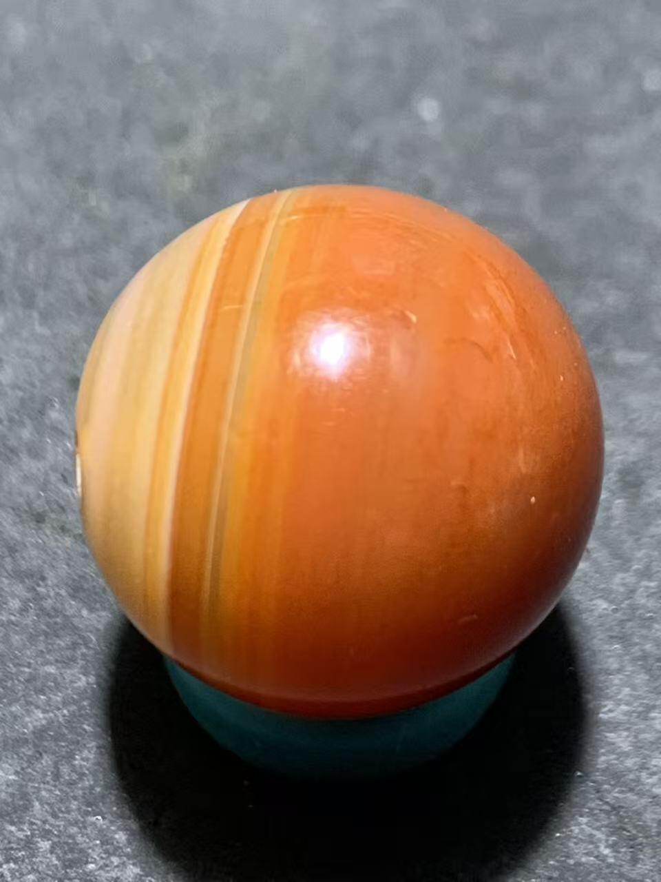 精美高玉化千层纹缠丝玛瑙圆珠一颗，