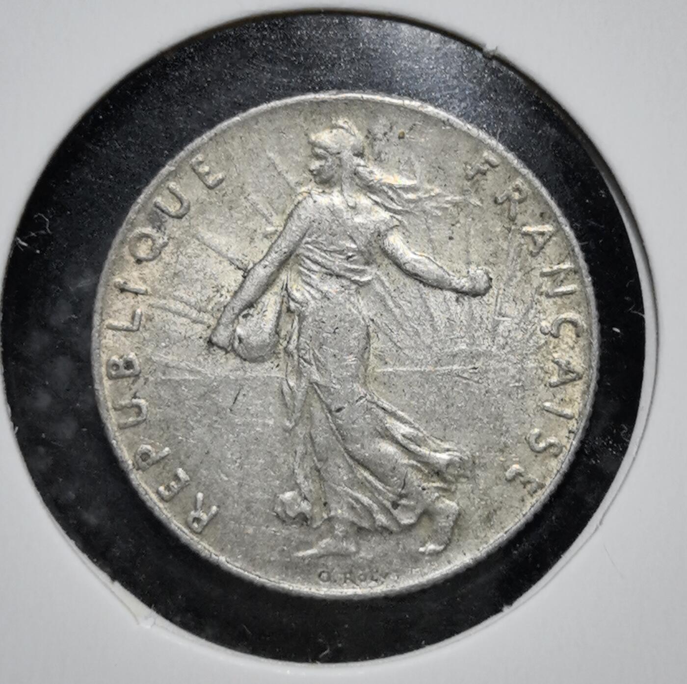 外国优质老铜币银币苏联纪念章，每周六晚九点倒数截拍，满百包邮可寄存，持续收拍 法国第三共和国1913年50生丁银币。正面为播种者女神像，背面刻有自由平等博爱格言，属当时主流小额流通银币。