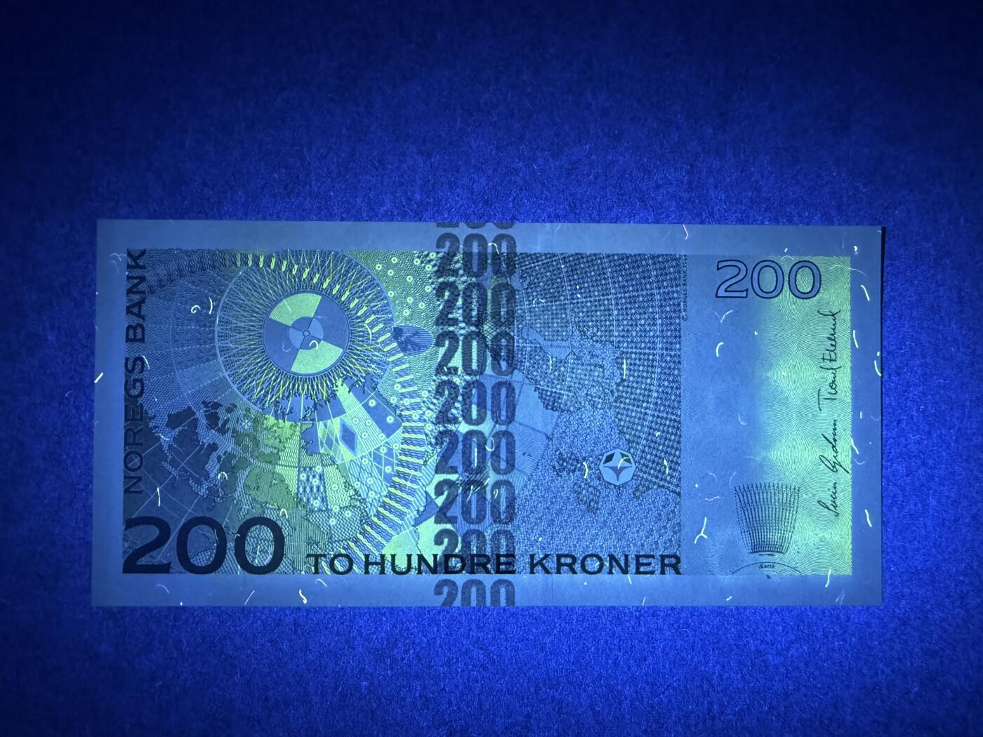 《艾美收藏》第236期-3.15周日外币畅拍 挪威200克朗 UNC 2009年 挪威地球物理学家伯克兰 A冠无4