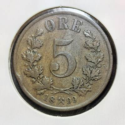 外国优质老铜币银币苏联纪念章，每周六晚九点倒数截拍，满百包邮可寄存，持续收拍 - 挪威1899年5欧尔，属奥斯卡二世时期。正面为持斧狮徽与王冠，象征挪威王权；背面是面值与橡叶环，见证挪威独立前与瑞典共主邦联时期的货币历史。