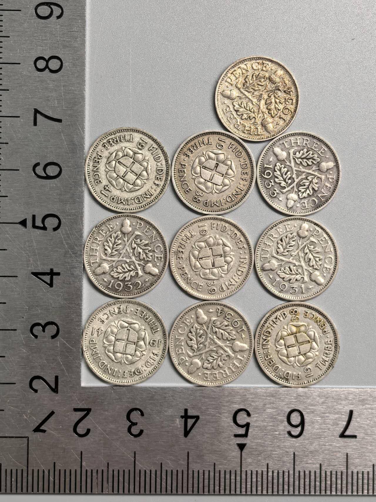 小驴勋章奖章收藏3月14日周六晚六点拍卖（珍爱和平，收藏战争，铭记历史，勿忘国耻，忠党爱国。有偿代拍，送拍规则在简介最后，参拍须阅读规则后再参拍，关系到运费包装发货时效真假辨别等关键信息，拍卖时不再发原图，看大图店主微信码在拍卖店铺介绍里） 英国三便士银币一组，14克