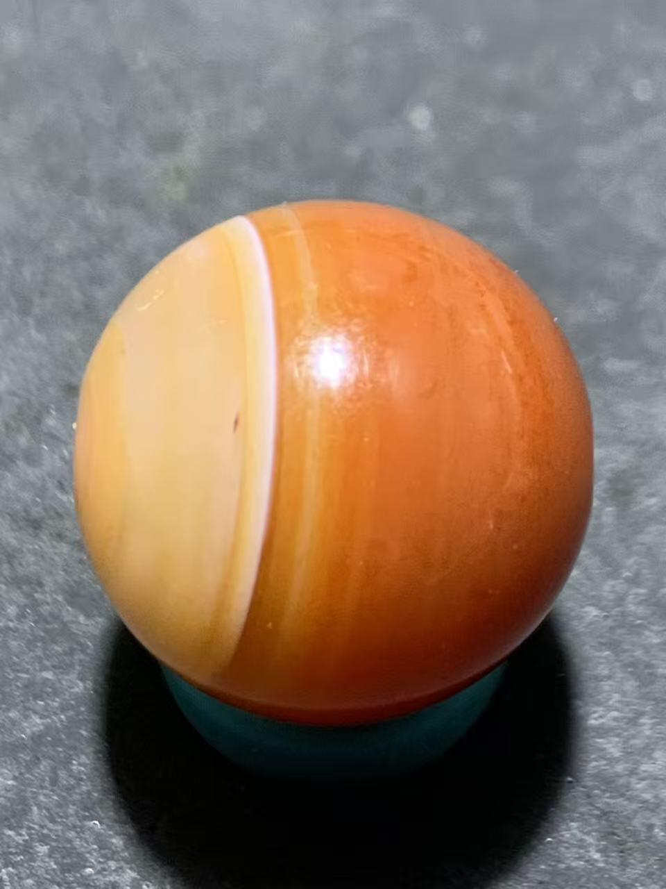 精美高玉化千层纹缠丝玛瑙圆珠一颗，