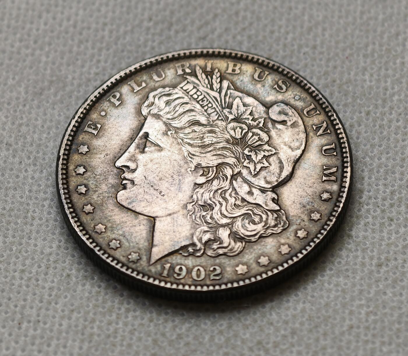 甄臻铺-世界币章拍卖（第54期），3月28日甄品场拍品征集中，送拍享返佣金等优惠多多 1902  摩根银币，细节见图