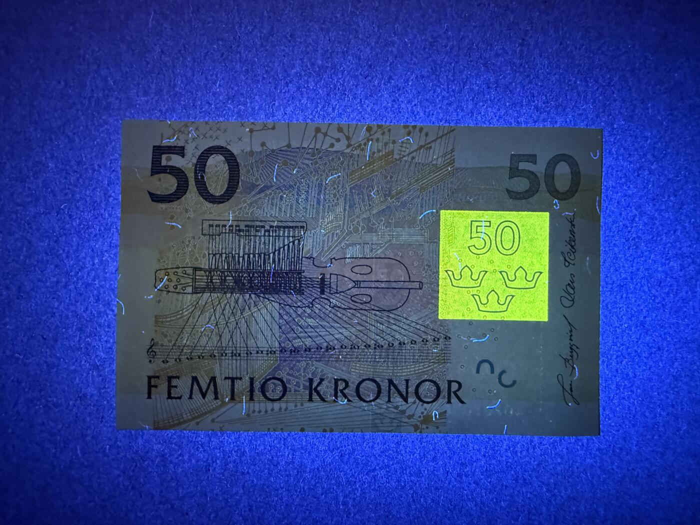 《艾美收藏》第236期-3.15周日外币畅拍 瑞典50克朗 UNC 2004年夜莺再版