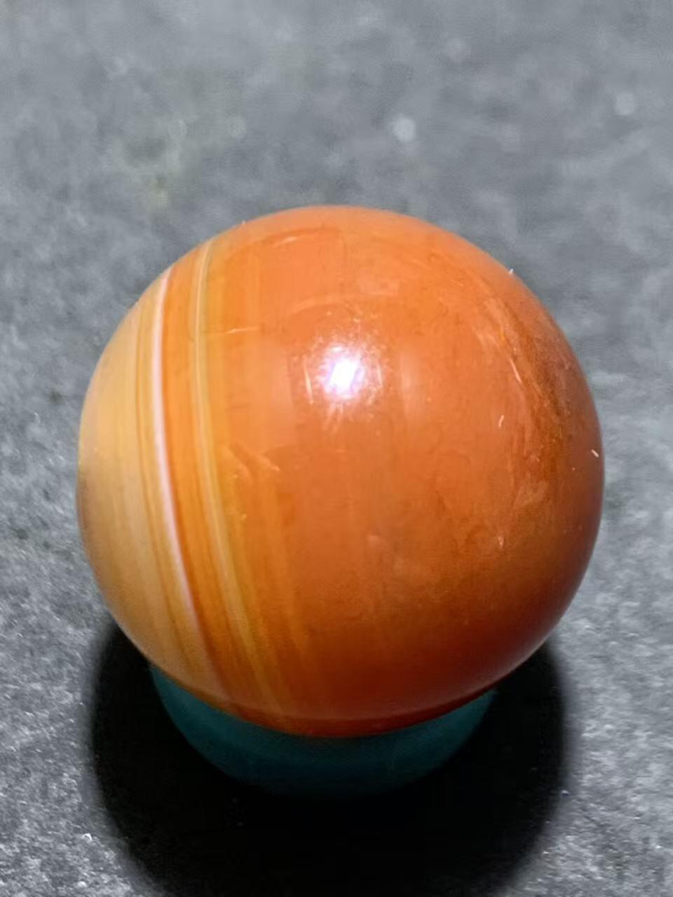 精美高玉化千层纹缠丝玛瑙圆珠一颗，