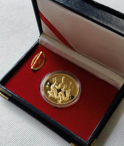 甄臻铺-世界币章拍卖（第54期），3月28日甄品场拍品征集中，送拍享返佣金等优惠多多 - 2000年 龙年纪念大铜章。精美盒装。