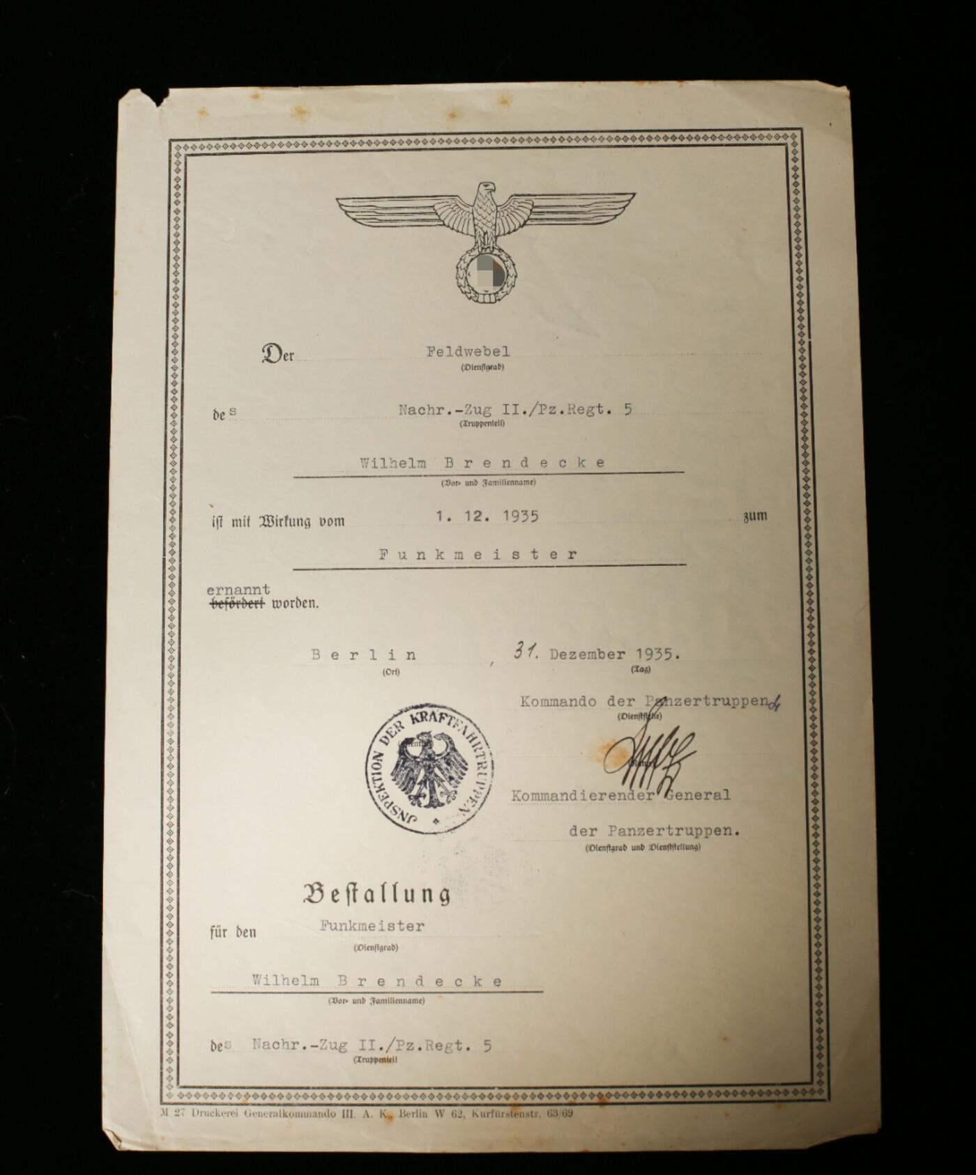 戎马世界章牌大赏第112期 德专场 威廉·布伦德克中尉 的无线电军士长晋级证书  由当时装甲兵部队的总指挥官 奥斯瓦尔德·卢茨上将亲笔签名