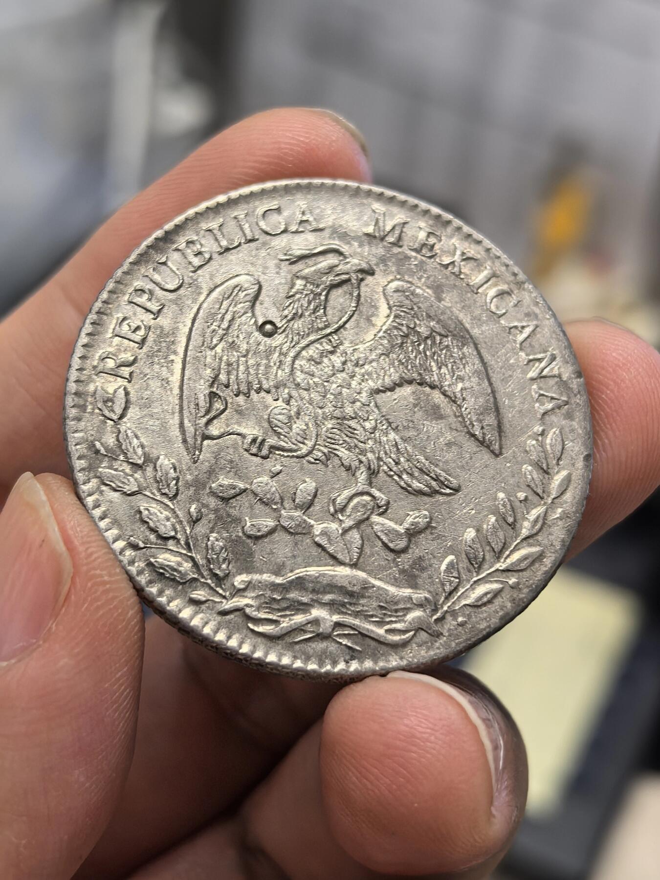 博洋堂世界钱币拍卖第164期（全场包邮） 墨西哥1877年GO FR版花边鹰洋8里亚尔银币，可爱正圆小戳，近未流通