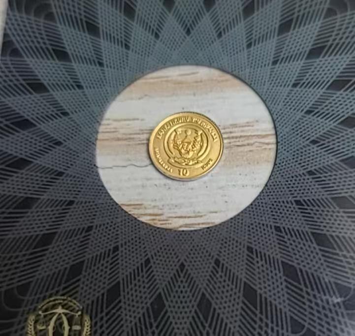 ❤️【币观天下】❤️ 第344期钱币秒杀拍卖场- 2026.3.6周五晚上6点半场 长期征集拍品  卢旺达2015年熊猫金币一枚卡装1/200盎司纯金