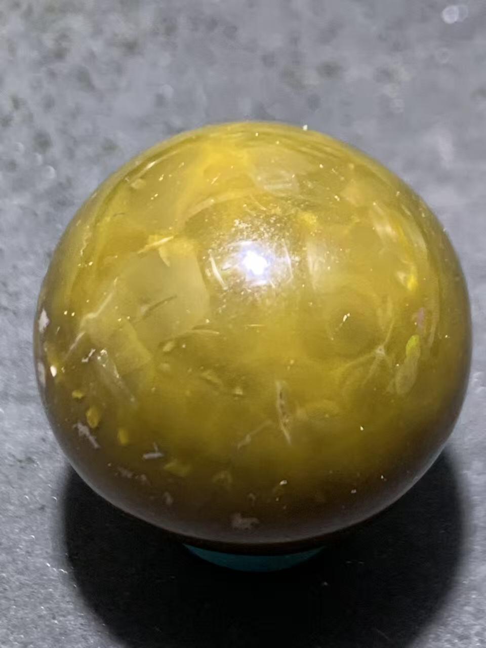 精美高润度冻料战国红玛圆珠一个，