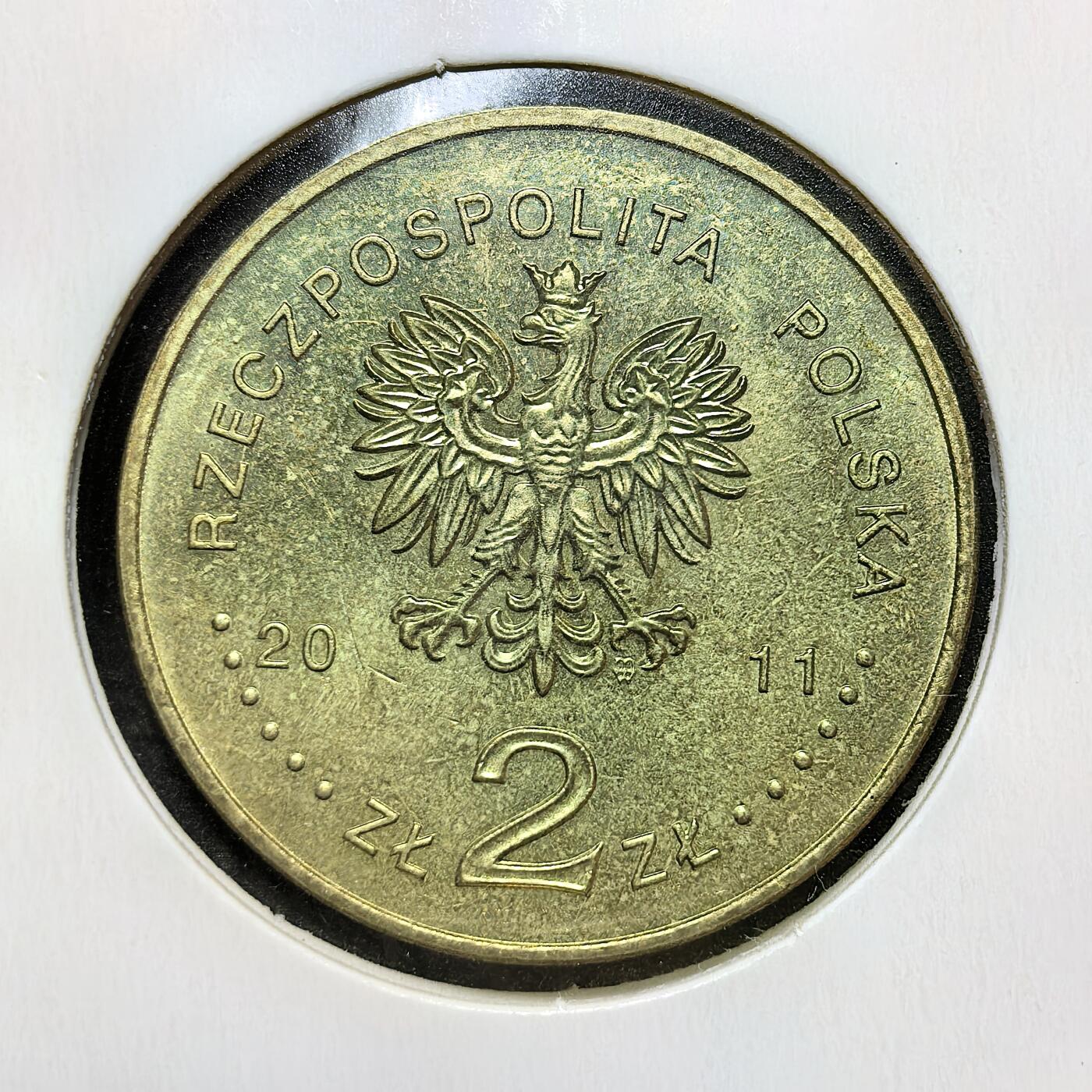 外国优质老铜币银币苏联纪念章，每周六晚九点倒数截拍，满百包邮可寄存，持续收拍 波兰2011年2兹罗提纪念币，属第三共和国 “波兰历史名城” 系列。正面为国徽白鹰，背面是波兹南方济各会修道院，见证波兰文化遗产传承与战后社会发展。