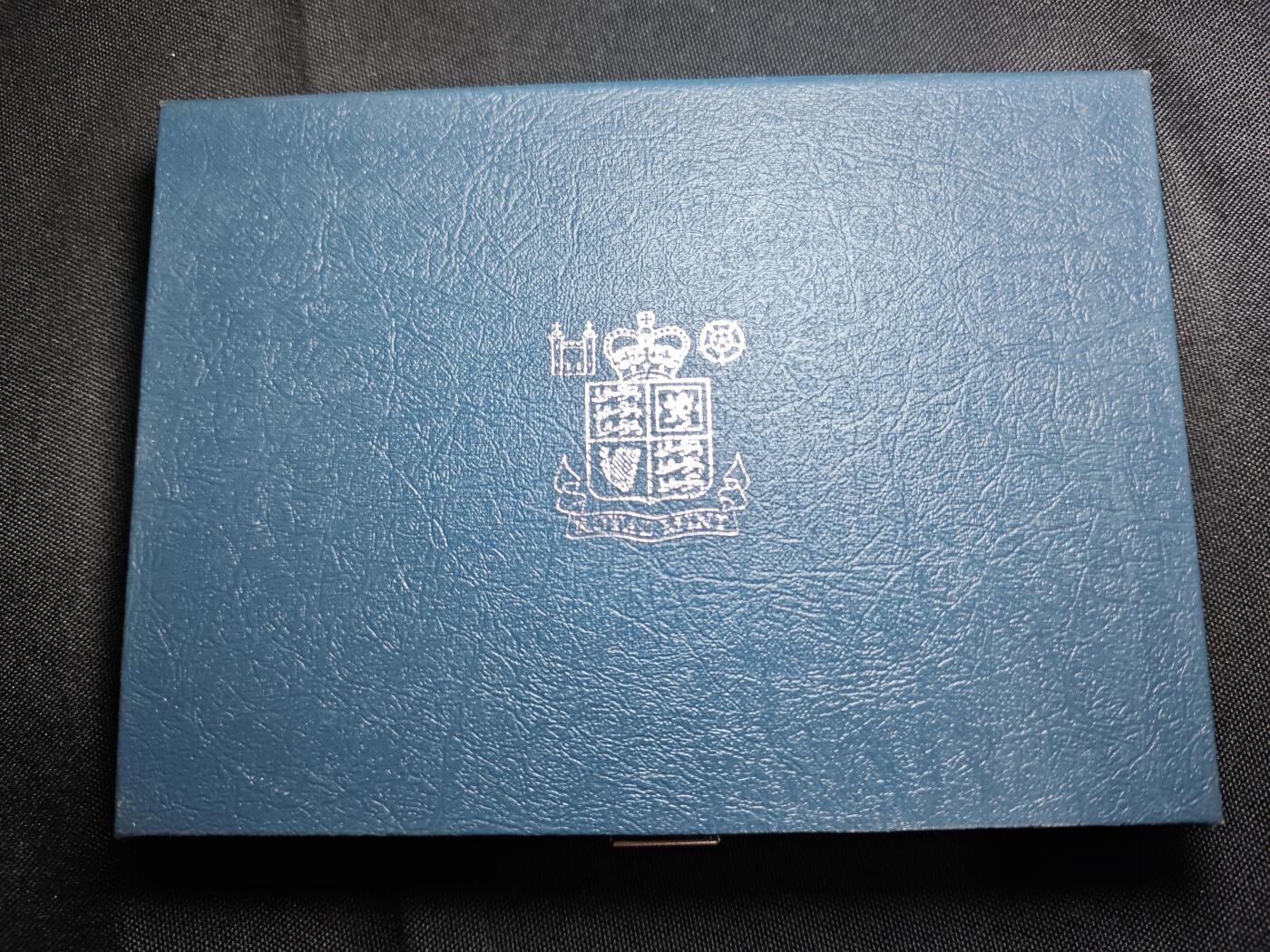 KK钱币收藏小铺   套币专场 2月预留时间 周末发货  1983英国清年精制套币