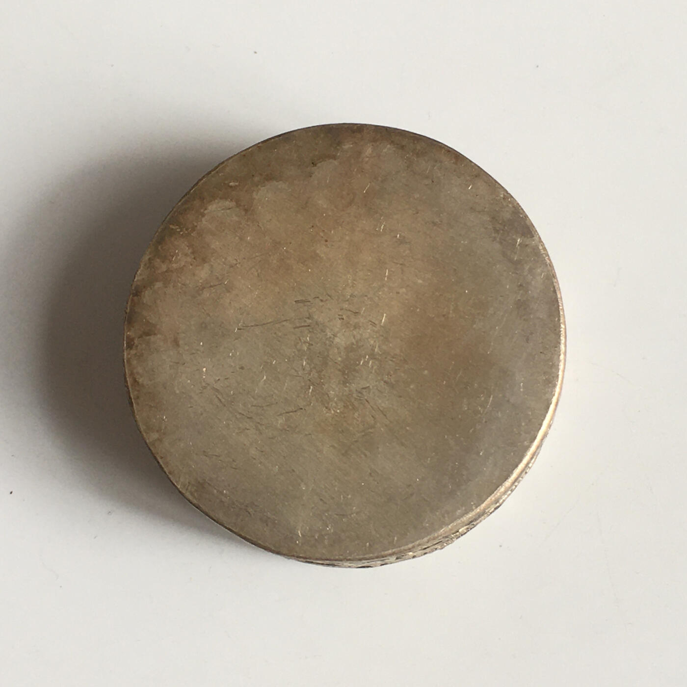        01c创汇出口白铜鎏银镶嵌手绘彩绘仕女老瓷片老瓷板画首饰盒粉盒印泥盒1个原版真品库存老货旧藏文玩艺术收藏