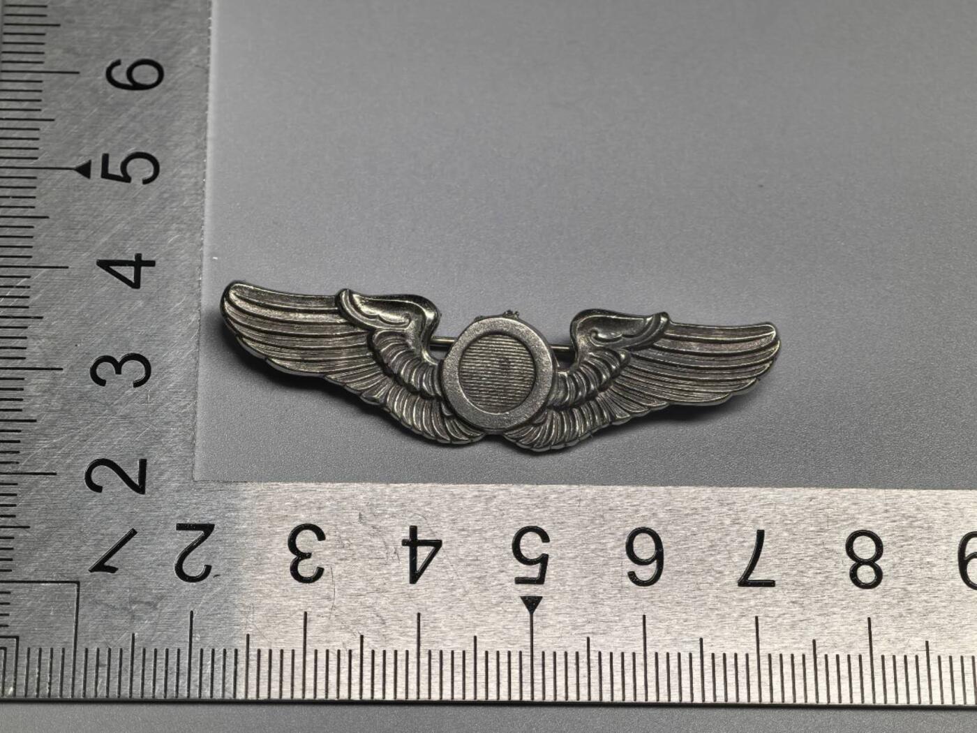 小驴勋章奖章收藏3月14日周六晚六点拍卖（珍爱和平，收藏战争，铭记历史，勿忘国耻，忠党爱国。有偿代拍，送拍规则在简介最后，参拍须阅读规则后再参拍，关系到运费包装发货时效真假辨别等关键信息，拍卖时不再发原图，看大图店主微信码在拍卖店铺介绍里） 美国陆军航空兵空中观察员技能章    2英寸    二战时期横针版     梅耶厂