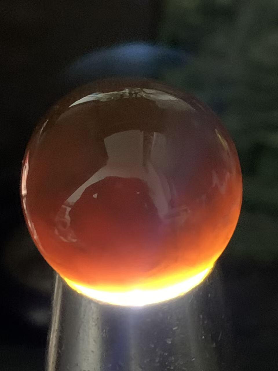 精美高润度冻料战国红玛圆珠一个，