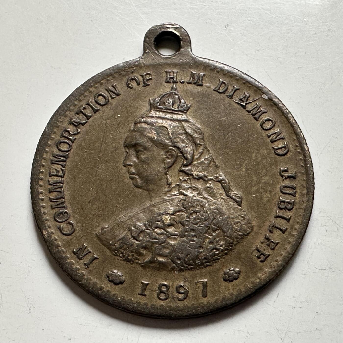 🌹外币初藏🌹🐯2026年第28场   每周二四六晚8️⃣点 接代拍 英国1897年维多利亚钻禧年Barratt糖果广告祈福吊坠 21.8m m