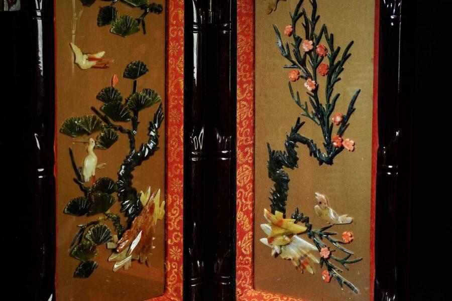 上海都达杂项专场五十二【全场包邮】 金地嵌碧玉、岫玉等多种玉石宝石四折台屏