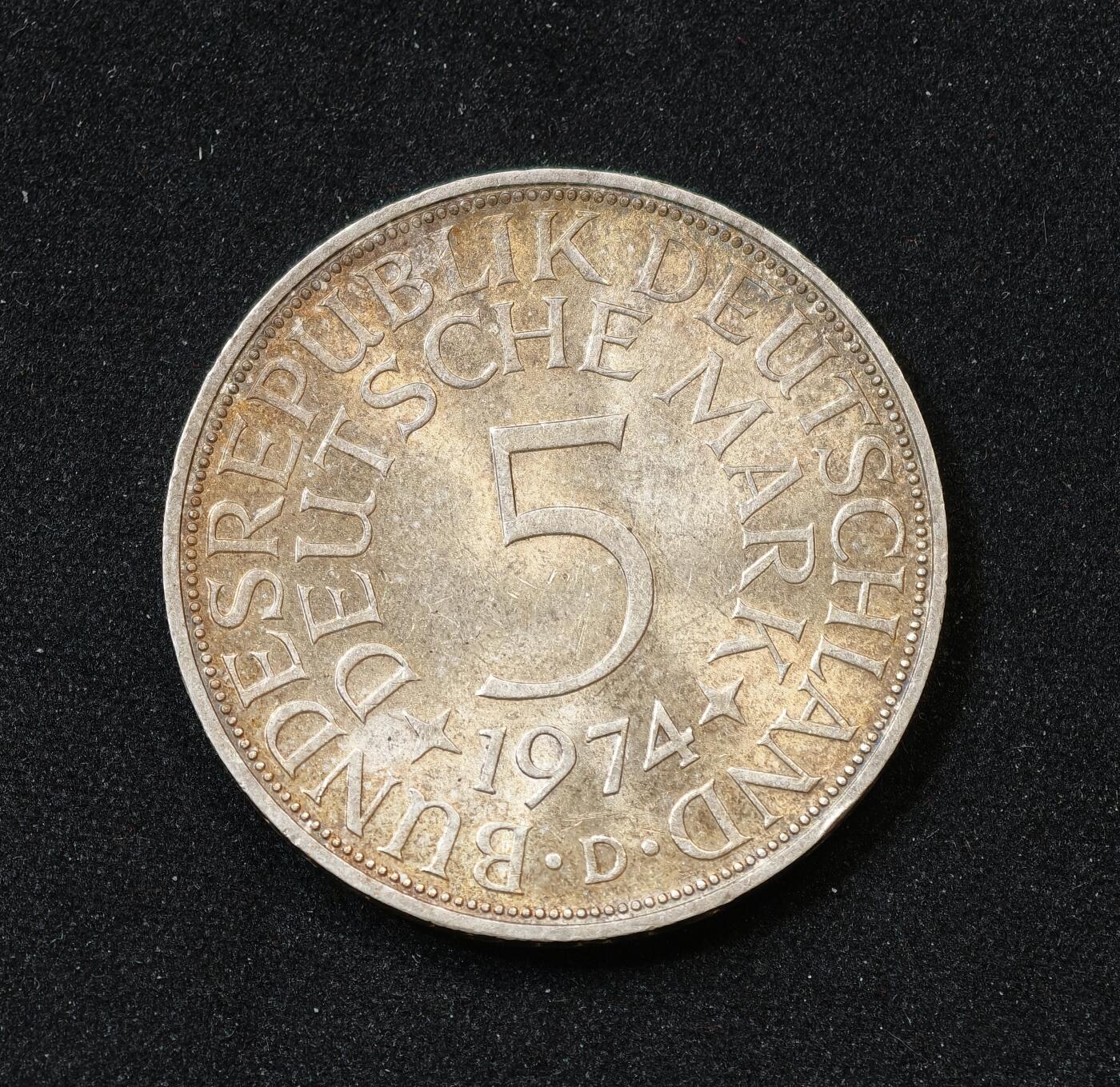 甄臻铺-世界币章拍卖（第54期），3月28日甄品场拍品征集中，送拍享返佣金等优惠多多 德国1974年5马克银币 UNC转光 625银，细节见图