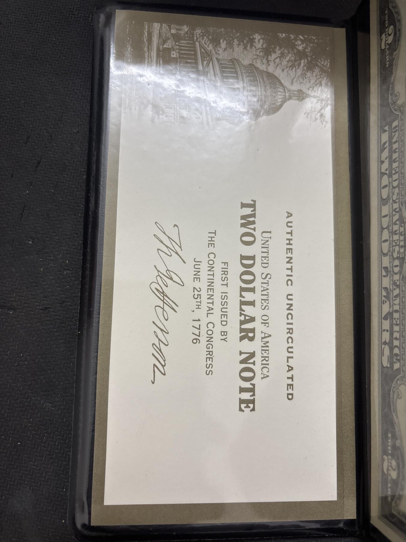 文馨钱币收藏第 296 场，长期接代拍业务 稀少 1963 年美国红库 2 美元，全程不带 47 靓号 ，近乎全新，带册子