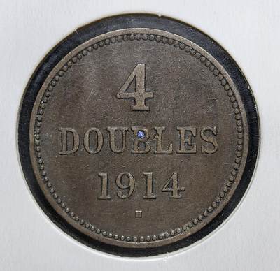 外国优质老铜币银币苏联纪念章，每周六晚九点倒数截拍，满百包邮可寄存，持续收拍 - 英属根西岛1914年 4 Doubles 铜币，属英国皇家属地货币体系，正面为岛徽与 “GUERNESEY”，背面标注面值与年份，由伯明翰希顿造币厂铸造，是当地流通辅币，见证海峡群岛货币从法郎向英镑过渡的历史。