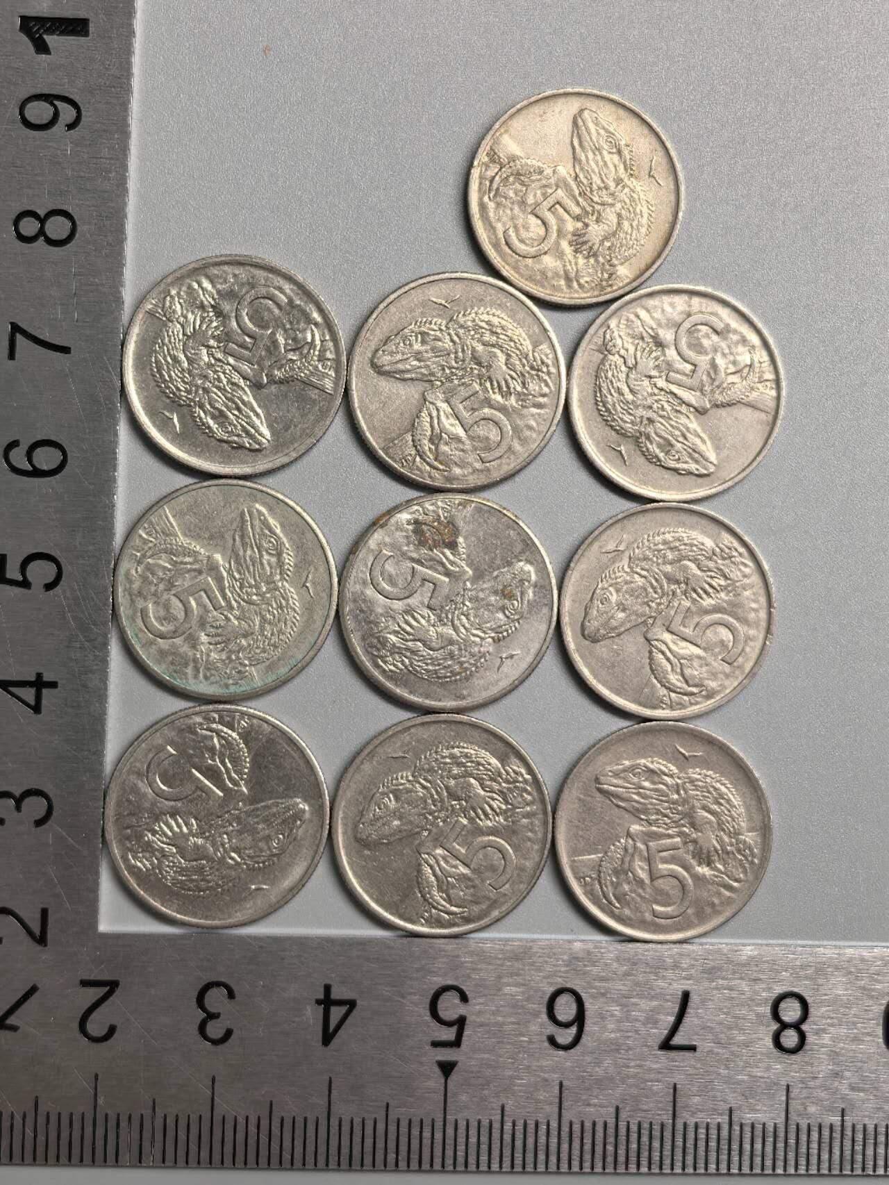 小驴勋章奖章收藏3月14日周六晚六点拍卖（珍爱和平，收藏战争，铭记历史，勿忘国耻，忠党爱国。有偿代拍，送拍规则在简介最后，参拍须阅读规则后再参拍，关系到运费包装发货时效真假辨别等关键信息，拍卖时不再发原图，看大图店主微信码在拍卖店铺介绍里） 新西兰硬币一组