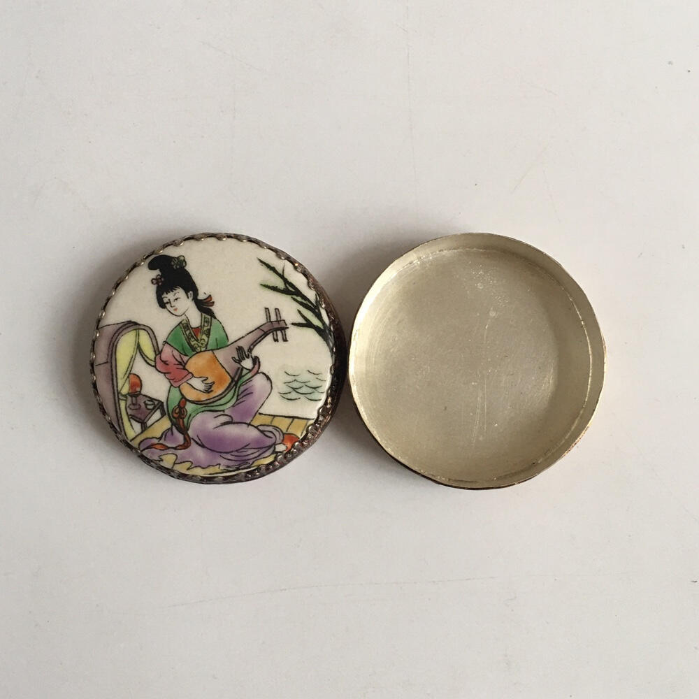        01c创汇出口白铜鎏银镶嵌手绘彩绘仕女老瓷片老瓷板画首饰盒粉盒印泥盒1个原版真品库存老货旧藏文玩艺术收藏