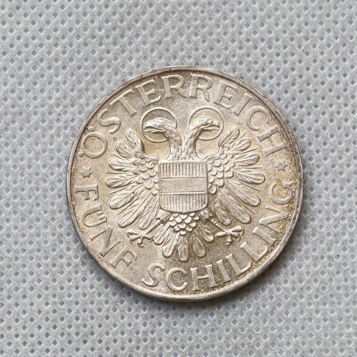 甄臻铺-世界币章拍卖（第54期），3月28日甄品场拍品征集中，送拍享返佣金等优惠多多 裸币，1935奥匈帝国圣母抱婴，转光明显，细节见图