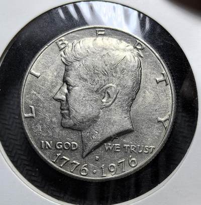 外国优质老铜币银币苏联纪念章，每周六晚九点倒数截拍，满百包邮可寄存，持续收拍 - 美国1976年建国200 周年肯尼迪半美元。为纪念独立 200 年，其正面保留肯尼迪头像并加印双年份 1776-1976，背面替换为费城独立厅，寓意自由与独立的传承。