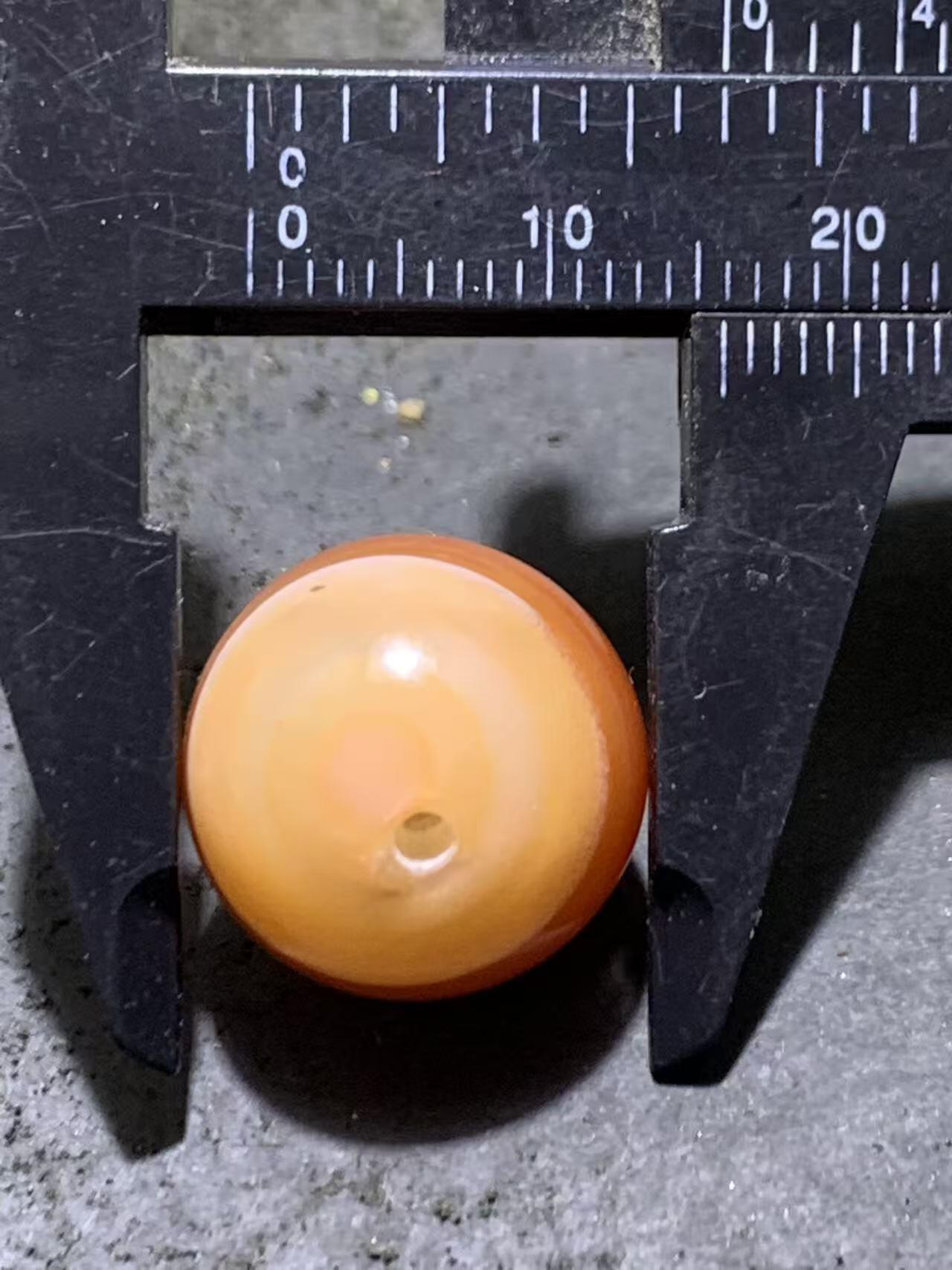 精美高玉化千层纹缠丝玛瑙圆珠一颗，