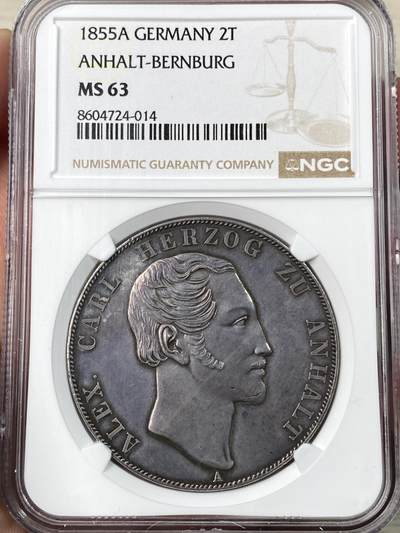 万国钱币拍卖第062期 - NGC MS63 1855年德国安哈尔特-贝恩堡疯王卡尔大窗帘流通2泰勒 高难小邦品种 大名鼎鼎的安哈特三剑客之一  1855发行量仅仅5000枚 浓郁紫罗兰五彩包浆环绕 喷砂质感大纹章 顶级典藏品质