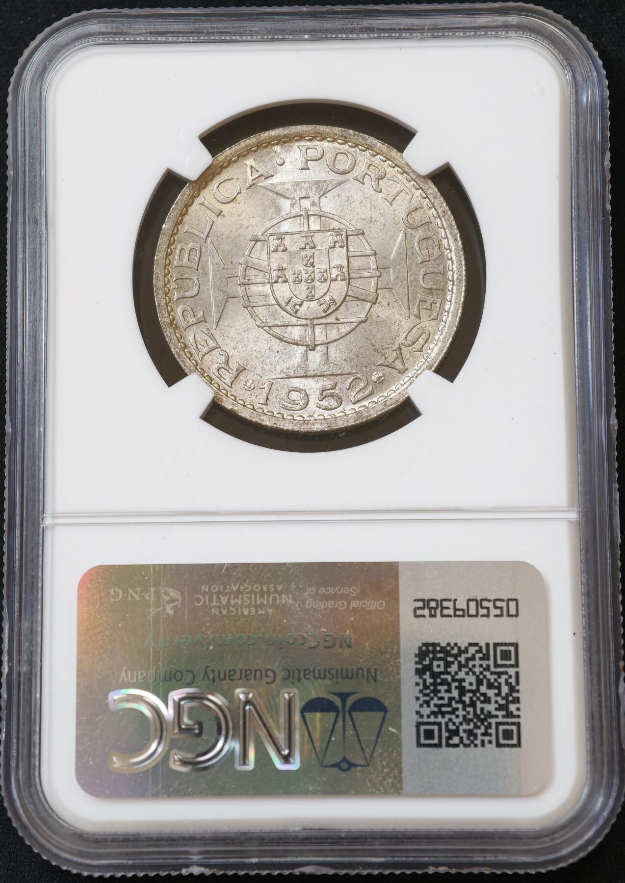 甄臻铺-世界币章拍卖（第54期），3月28日甄品场拍品征集中，送拍享返佣金等优惠多多 NGC-MS66 1952年澳门首发伍圆，顶级分数